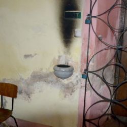 Ostrov: V kostele hořela svěcená voda