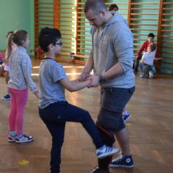 Ostrov: V rámci programu Bezpečná škola se děti učí sebeobraně