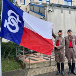 Památný den sokolstva uctili sokolové vyvěšením vlajky u krajského úřadu
