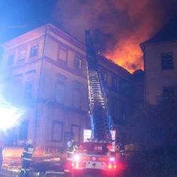 Planá: Ve městě shořel zámek