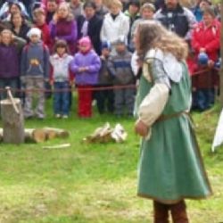 Podhradí: Slavnosti pánů z hradu a p(P)odhradí