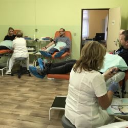 Policie ČR pomáhá i jinak. Byla darovat krev