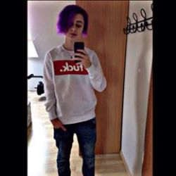 Policie pátrá po 13leté dívce z Chomutova