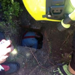 Přebuz: Hasiči dnes zachraňovali pejska ze staré šachty 