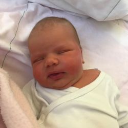 Prvním miminkem města Karlovy Vary je Anička