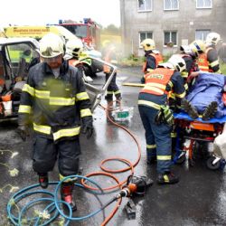 Region: Čtvrteční bilance - sedm dopravních nehod, dvakrát vrtulník a dvanáct zraněných