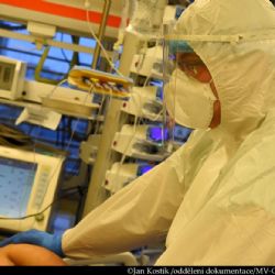 Region: Hasiči již odsloužili v nemocnicích pět tisíc hodin 