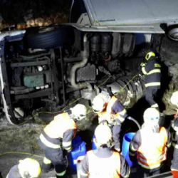 Region: Námraza na silnicích zkomplikovala dopravu