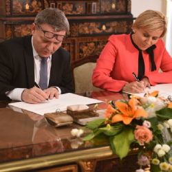 Region: Kraje podepsaly spolupráci s ministerstvem zahraničních věcí 