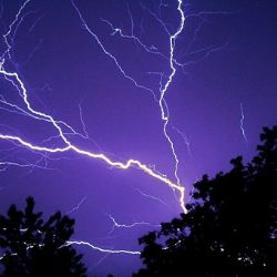 Region: Meteorologové vydali výstrahu před silnými bouřkami
