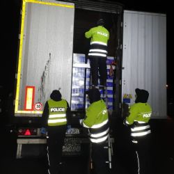 Region: Policisté odhalili 11 nelegálně převážených cizinců