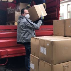 Region: Potravinová banka pomáhá s distribucí roušek