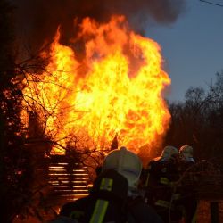 Sadov: Požár zničil zahradní chatku 