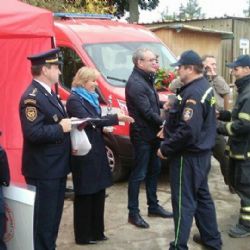 Skalná: Dobrovolní hasiči dostali nová vozidla 
