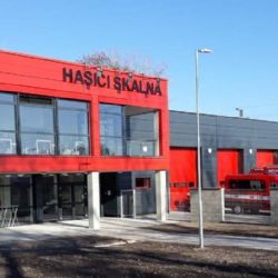 Skalná: Hasiči sídlí v nové zbrojnici za 37 milionů