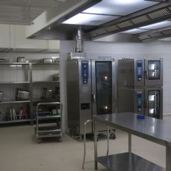 Školní kuchyně a jídelna v Domově mládeže v Karlových Varech je v novém