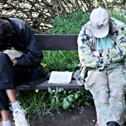 Sokolov: Bezdomovci se v zimě snaží ukrýt v obytných domech