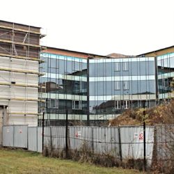 Sokolov: Čtyřka má fasádu. Stavba je za polovinou 