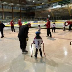 Sokolov: Děti si vyzkoušely hokej