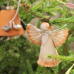 Sokolov: Děti zdobily stromky a vystavily je v klášteře