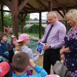 Sokolov: Dětská knížka putuje do školek a škol