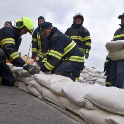 Sokolov: Hasiči na Michalu nacvičovali protipovodňová opatření