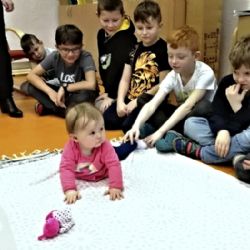 Sokolov: Malá Agátka učí školáky sociálnímu cítění