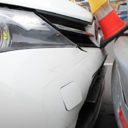 Sokolov: Nepřizpůsobila rychlost. Narazila do vozidla, které zastavilo na červenou