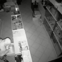 Sokolov: Policisté pátrají po zloději na bruslích