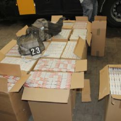 Sokolov: Převážel přes 400 kg tabáku a 9 tisíc krabiček cigaret