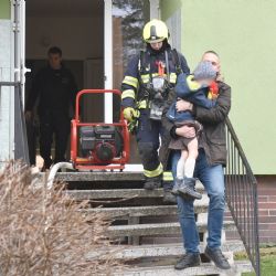 Sokolov: Při požáru bytu se jedna osoba nadýchala kouře