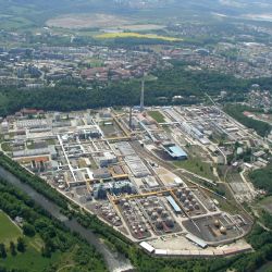 Sokolov: V chemičce explodoval zásobník na metylakrylát se zbytkovými výpary 