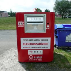 Sokolov: Ve městě přibyly nové kontejnery pro sběr oleje a elektroodpadu