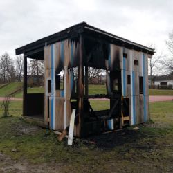 Sokolov: Žhář zapálil altán v areálu zdraví