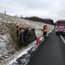 Sokolovsko: Dopravu na šestce komplikovala nehoda