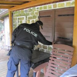 Sokolovsko: Policisté kontrolovali chalupy, chaty a zahradní domky