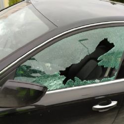 Sokolovsko: Poničil osobní automobil