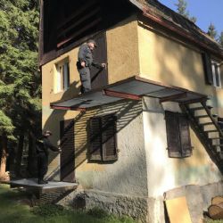 Sokolovsko: Před sezónou policisté kontrolovali chaty a zahrady