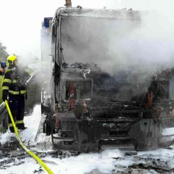 Sokolovsko: Včera na šestce hořel kamion. Provoz na silnici byl zcela uzavřený