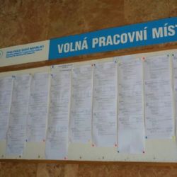 Stále častěji žáci po základní škole nastupují na úřad práce. Karlovarský kraj to chce změnit