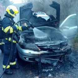 Staré Sedlo: Hasiči likvidovali požár vozidla