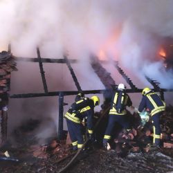 Starý Dvůr: Hasiči likvidovali požár zemědělské usedlosti