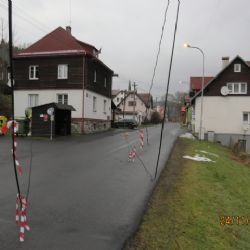 Stříbrná: Převážel bagr. Strhl telefonní vedení