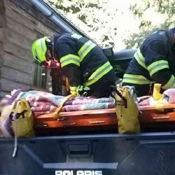 Tatrovice: Hasiči pomáhali s transportem pacienta