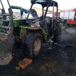 Třebeň: U obce hořel manipulační stroj