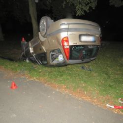 Trstěnice: Pod vlivem alkoholu havaroval. S vozidlem skončil na střeše