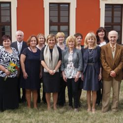 Učitelé včera převzali z rukou zástupců Karlovarského kraje ocenění