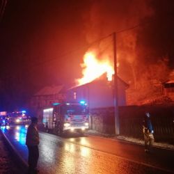 Údolí: Požár zničil střechu a podkroví rodinného domu