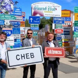 V cedulovém parku v Oberkotzau je už vidět i Cheb