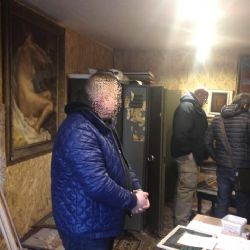 Valeč, Slovensko: Policie odhalila gang, který kradežemi uměleckých předmětů způsobil 80 milionovou škodu